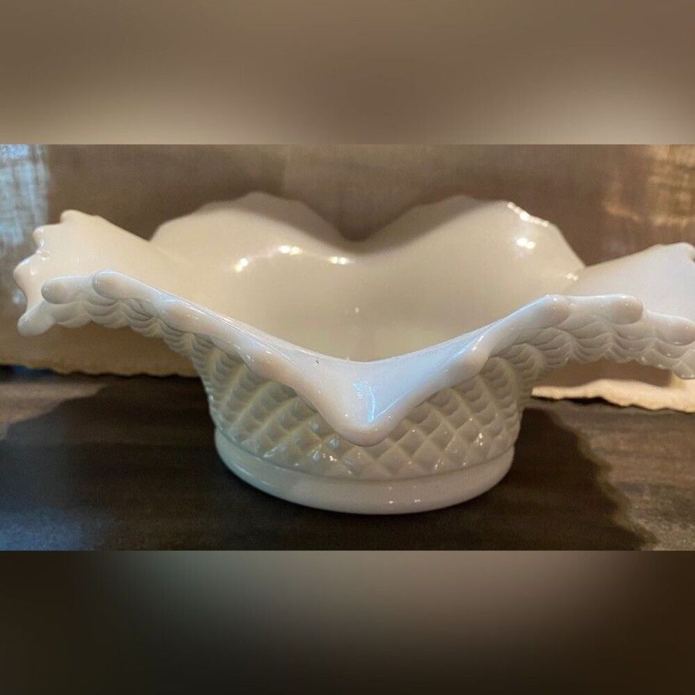 Vintage Westmoreland Scalloped Ruffled Bowl White Milk Glass Hobnail 9”
